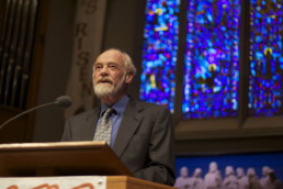 Eugene Peterson lectures at University Presbyterian Church in Seattle in May 2009. Photo courtesy of Creative Commons